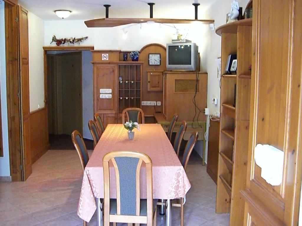 Hotel Napfürdő Vendégház à Mezőkövesd Extérieur photo
