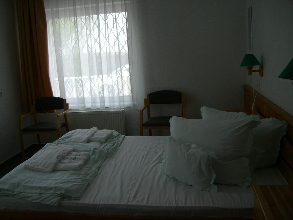 Hotel Napfürdő Vendégház à Mezőkövesd Extérieur photo